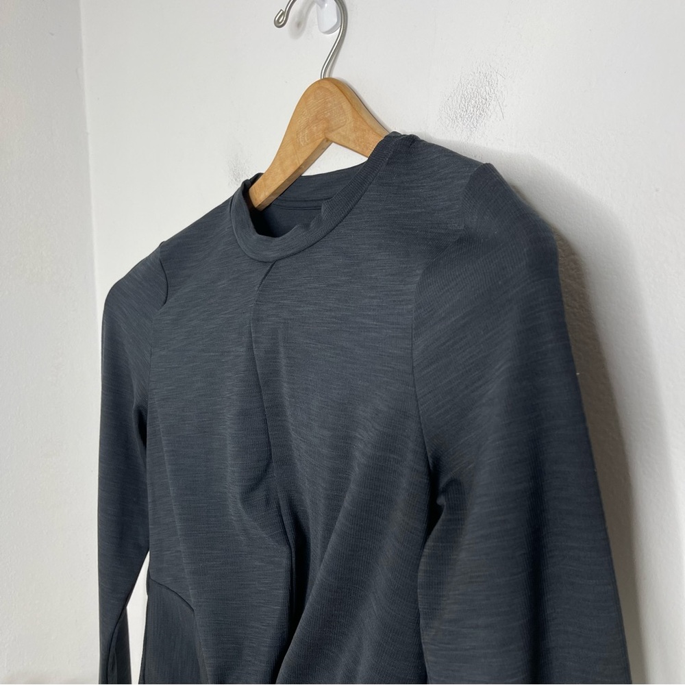 Beyond Yoga Heather Rib Groove Long Sleeve Twist Cropped Top Black Heather Sz M - Picture 8 of 16